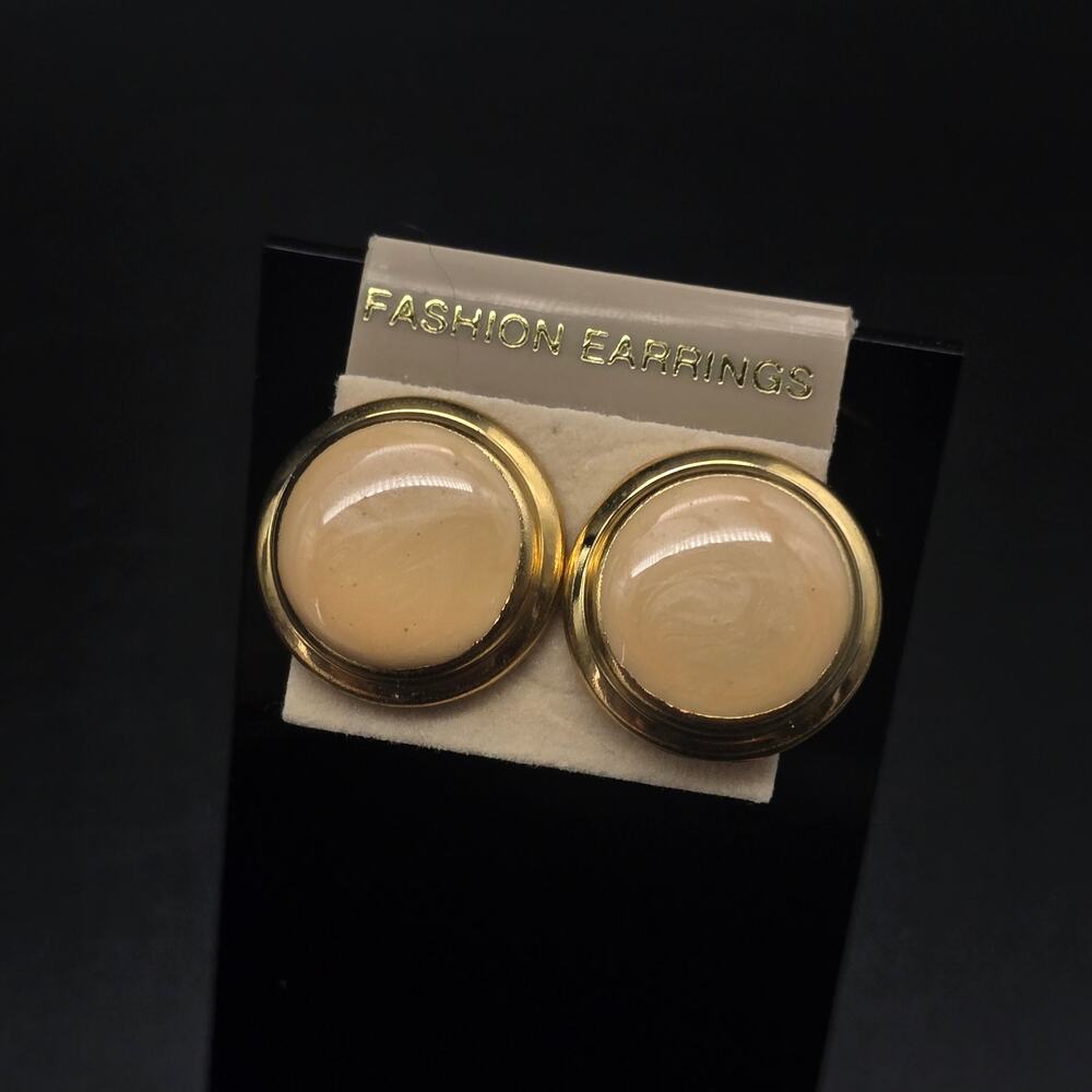 Peach Cream Enamel Stud Earrings Pierced 1980s 1990s Vintage Jewelry Round
